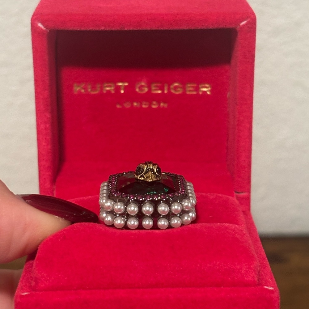 Kurt Geiger Green and Gun Metal Tone Statement Ring - Picture 4 of 9